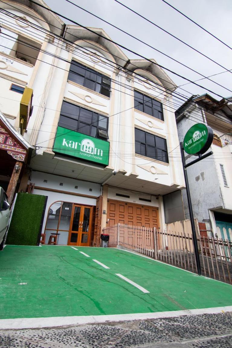 Kareem Syariah Hostel Bukittinggi Exteriör bild